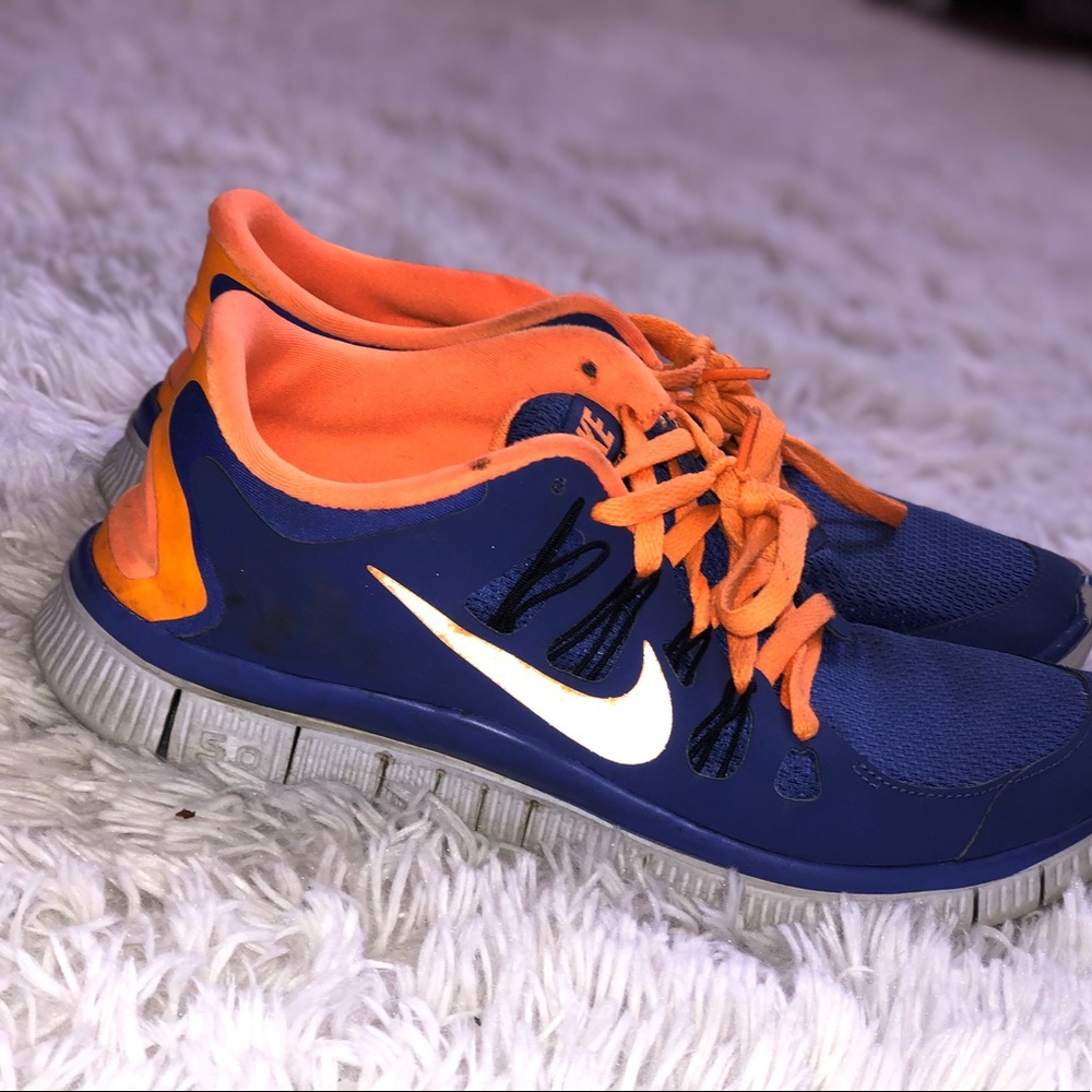 Nike running sneakers says 7.5 US size